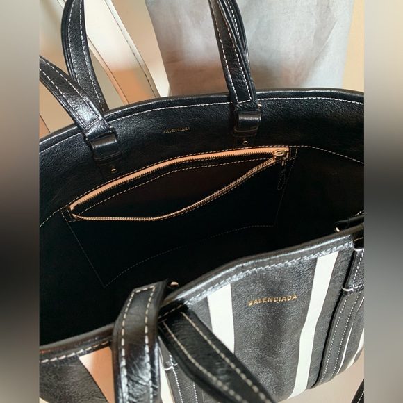 Balenciaga Agneau Medium Barbes East West Tote - Picture 4 of 11